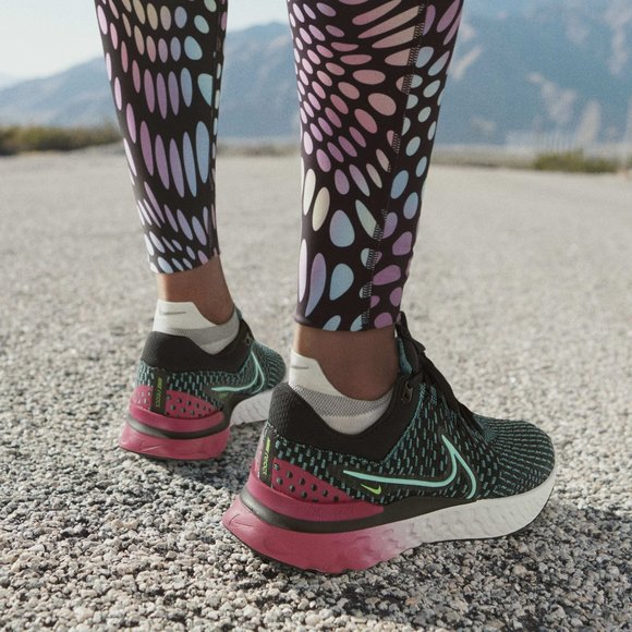 Nike React Infinity Run Flyknit 3. Brand New. Womens Size: 6.5 - Picture 5 of 9
